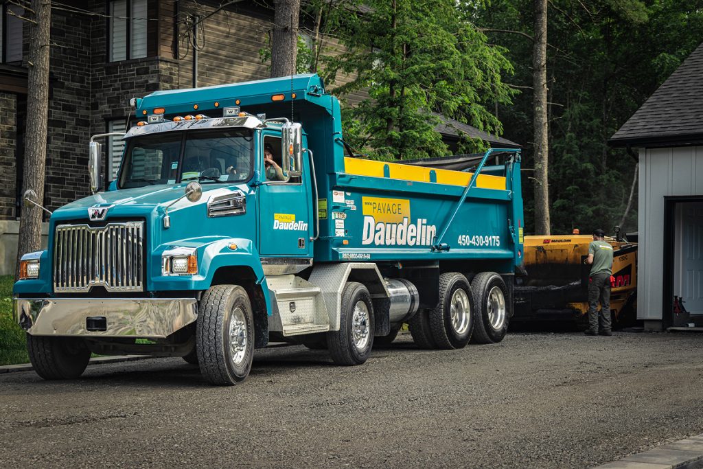 Camion d'entreprise Pavage Jacques Daudelin